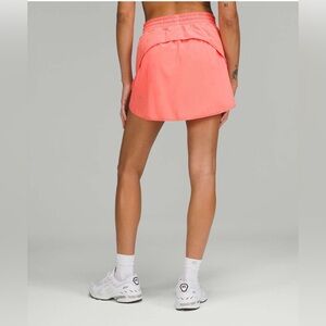 Like New Lululemon‎ Hotty High waisted skirt color Raspberry Cream  size 4